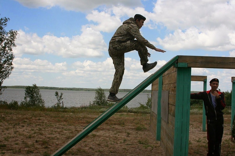 Воспитанники спецклассов отрабатывают знания «в поле»