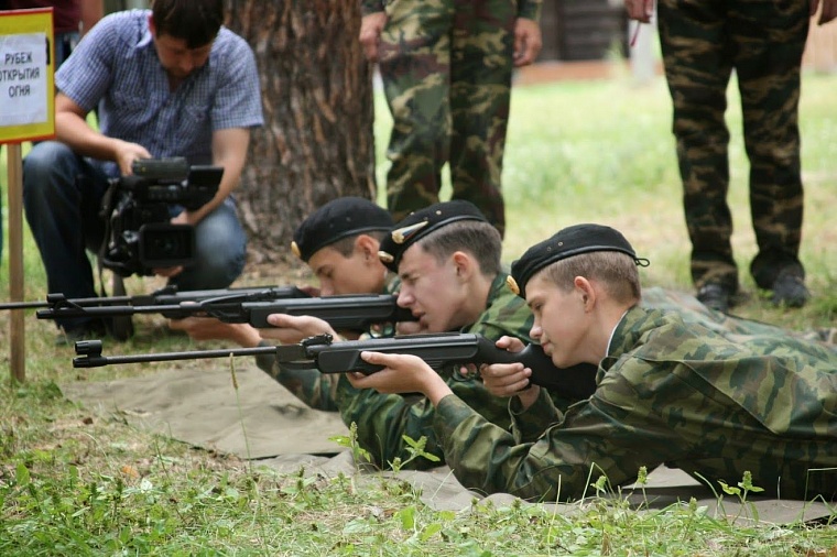 Воспитанники спецклассов отрабатывают знания «в поле»