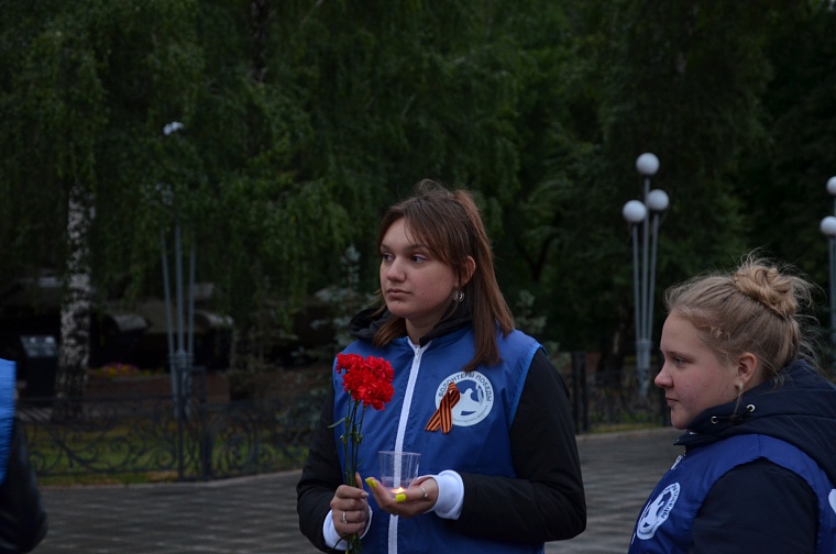 В Тюмени на рассвете прошла акция "Свеча Памяти"