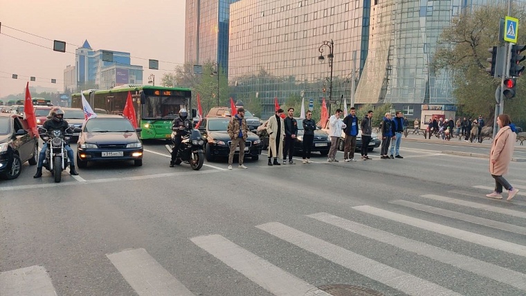 В Тюмени на перекрестке у технопарка остановили движение