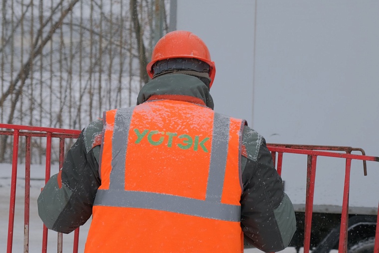 Тюменцев просят в новогодние каникулы не оставлять автомобили у люков и котельных