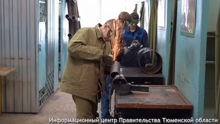 Тюменские студенты изготовили печки-буржуйки для военнослужащих по чертежам военкомата