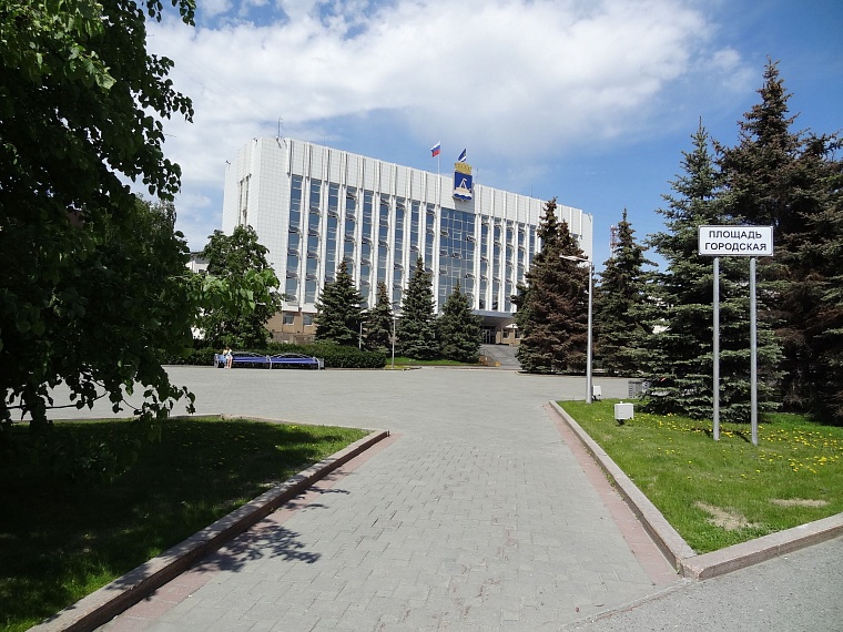 Повестка на 19 сентября: заседание парламента, прямая линия в Росреестре, студенческие соревнования, «Битва оркестров»
