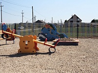 В аромашевском селе появилась сказочная детская площадка
