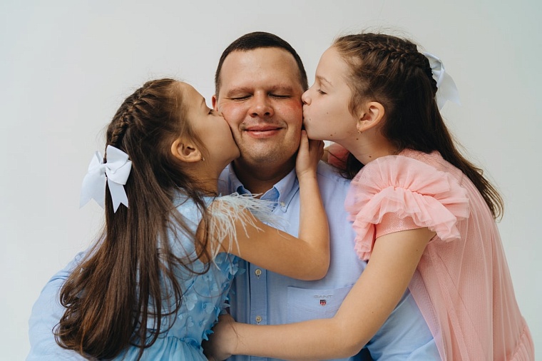 В Тюменской области 106 мужчин награждены медалью "Отцовская доблесть"