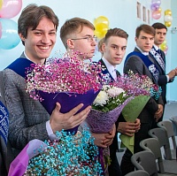 9 выпускников  «Газпром-класса» окончили школу на «отлично».