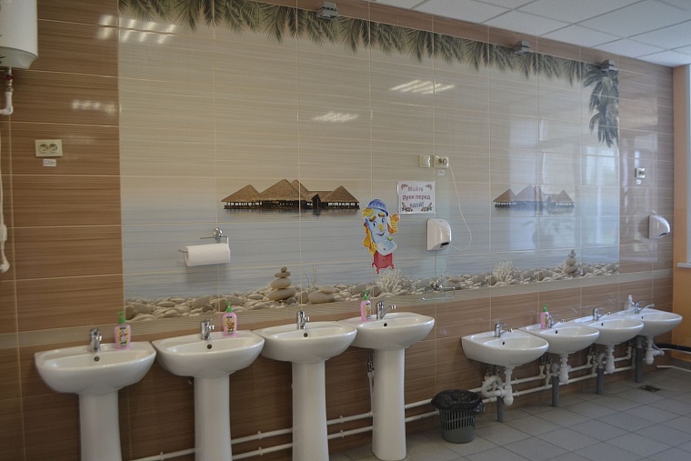 Главный федеральный инспектор отметил доверие родителей к Луговской школе