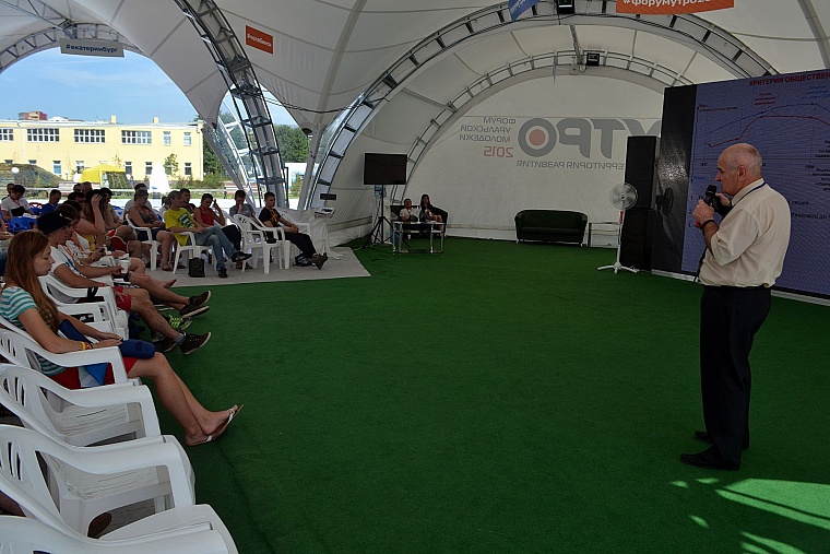 Владимир Матвеев: В Великую Отечественную СССР воевал против всего мира