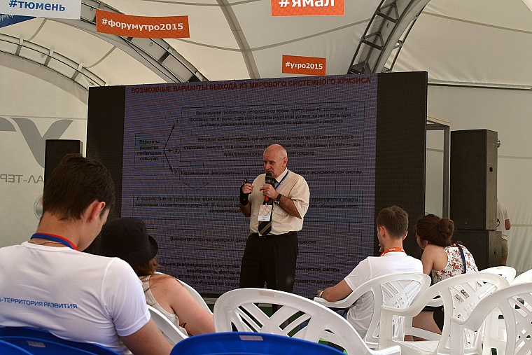 Владимир Матвеев: В Великую Отечественную СССР воевал против всего мира