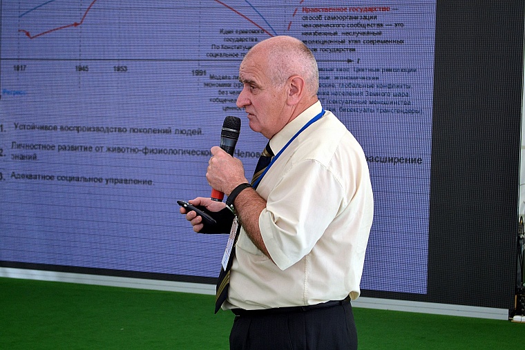 Владимир Матвеев: В Великую Отечественную СССР воевал против всего мира