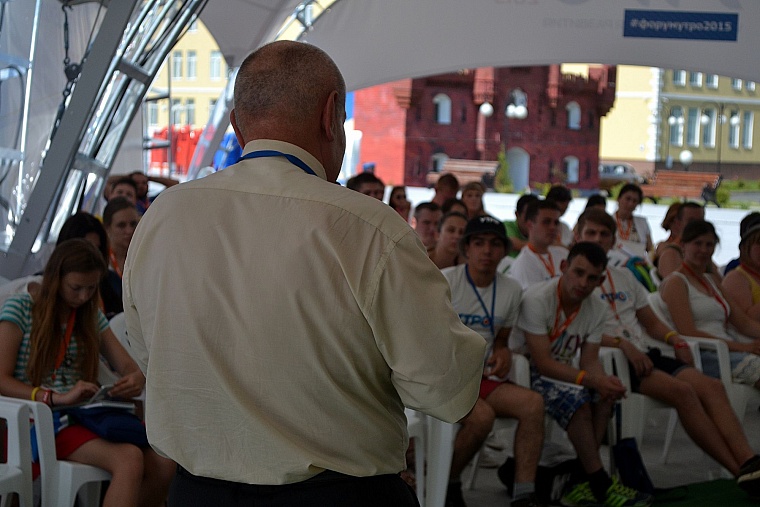 Владимир Матвеев: В Великую Отечественную СССР воевал против всего мира