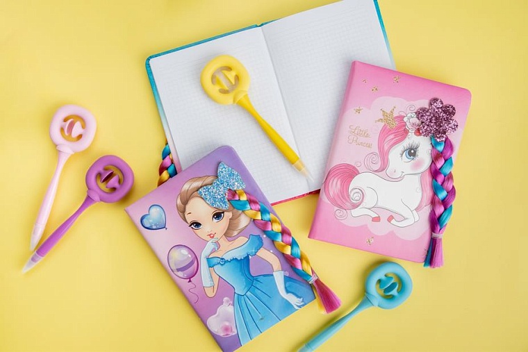 Все в одном стиле: новые школьные коллекции от «Галамарта»