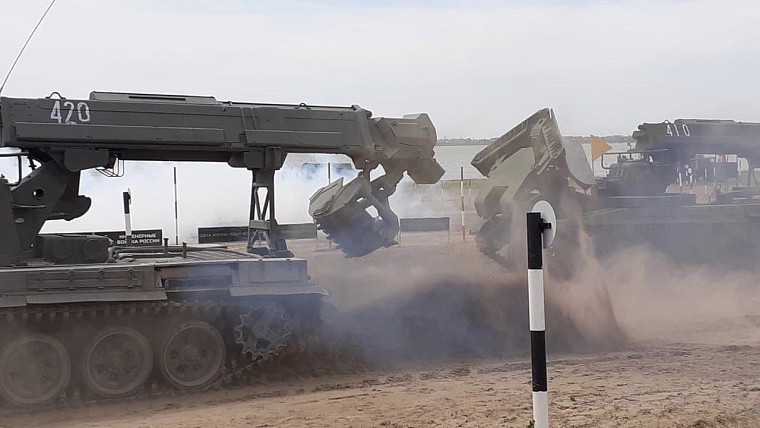 Под Тюменью самый яркий конкурс военной техники АрМИ-2021 проходит без зрителей