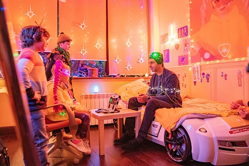 «Смотрели всей семьей». Тюменцы делятся впечатлениями от «Елок 8»