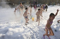 Тюменские ученые доказали, что кратковременное пребывание малышей на морозе полезно