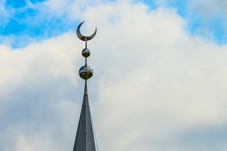 Александр Моор поздравил мусульман Тюменской области с праздником Курбан-байрам