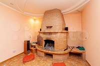 Уют с огоньком: рассматриваем квартиры с каминами в Тюмени