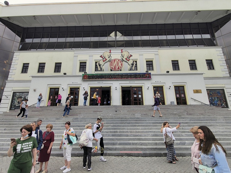 По ком звонят колокола. Как москвичи борются с ковидом