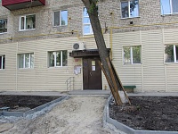 Во дворе по ул. ВЛКСМ удалось сохранить деревья и избавиться от старого газгольдера