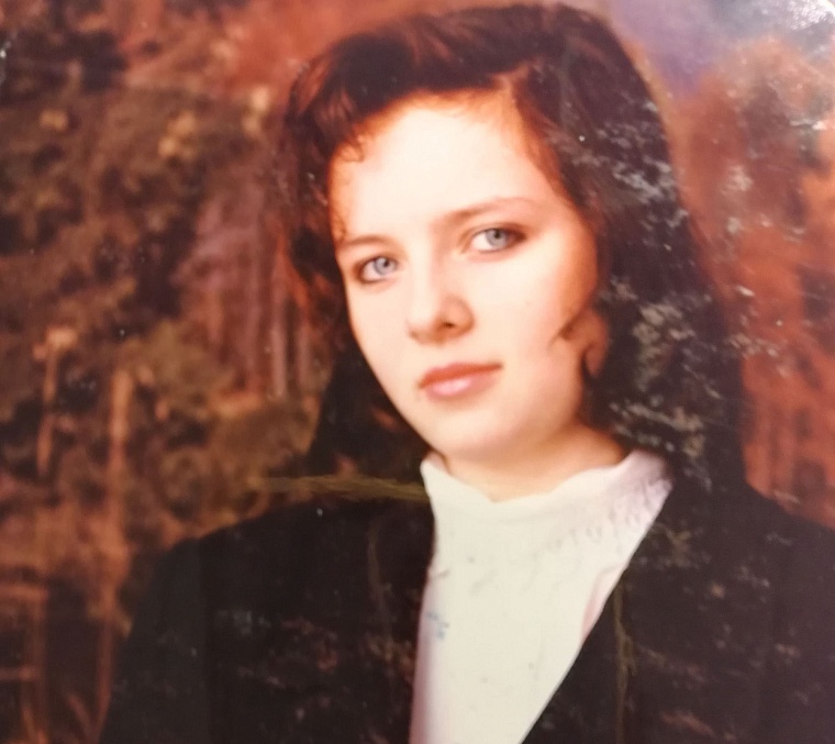 Чужое платье, потайной бар и спирт из пробки — редакция "Вслух.ру" вспоминает выпускные