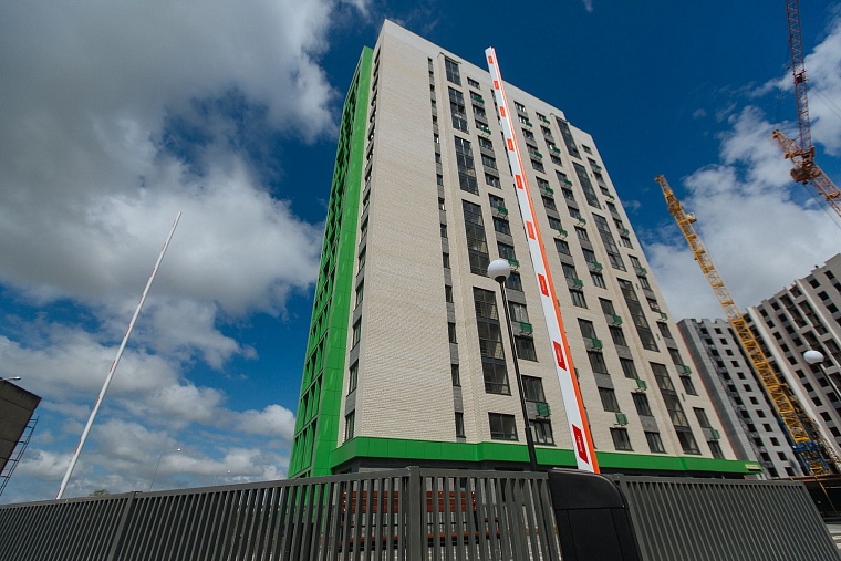 Строительство жилого комплекса с высоты птичьего полета