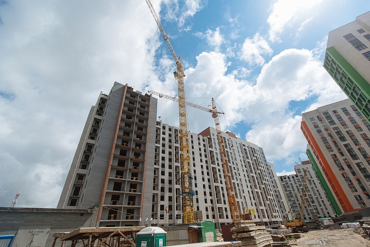 Строительство жилого комплекса с высоты птичьего полета