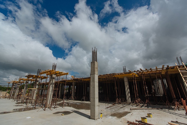 Строительство жилого комплекса с высоты птичьего полета