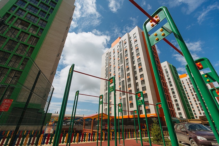 Строительство жилого комплекса с высоты птичьего полета