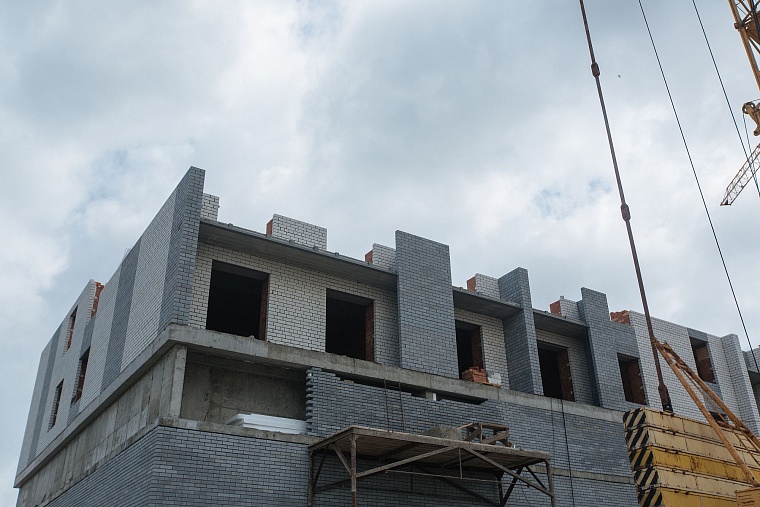 Строительство жилого комплекса с высоты птичьего полета