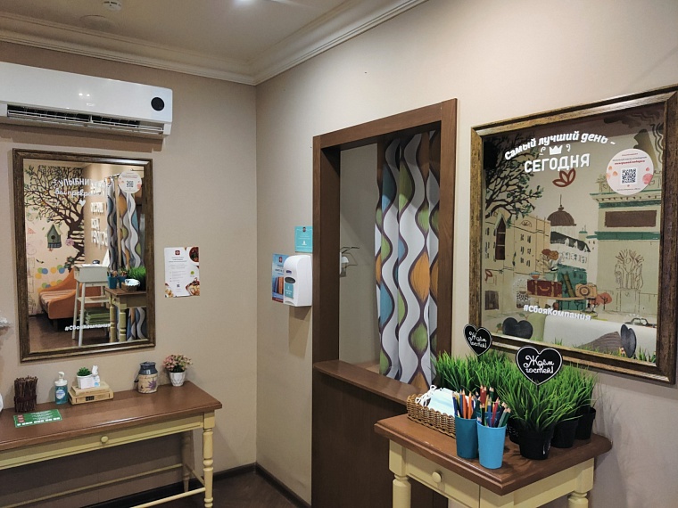 Едим в два горла. Уютный интерьер и долгое ожидание в «Своей компании»