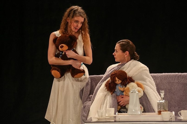 Афиша на уик-энд: жаркие вечеринки, своп и нотки гранжа