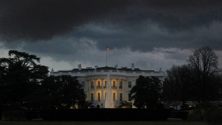 Пока вы спали: Вашингтон затопило, россияне отменяют поездки в Грузию, а вино подорожает