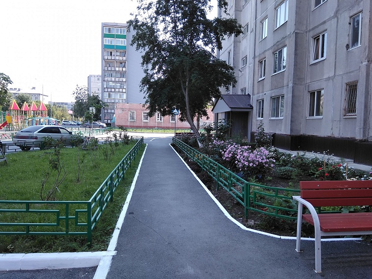 Двор на ул. 30 лет Победы победил в конкурсе «Цветы у дома моего»