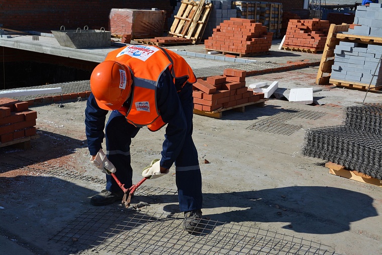 Лучшим каменщиком области стал Алексей Макаров