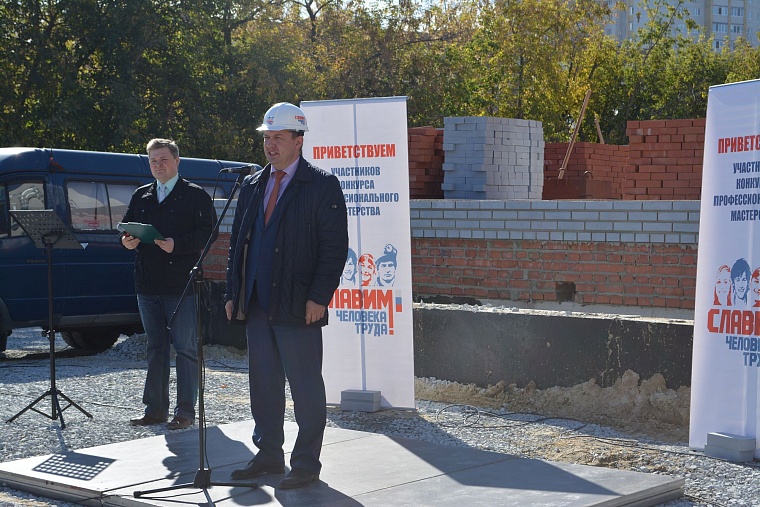 Лучшим каменщиком области стал Алексей Макаров