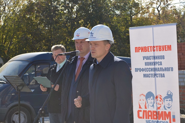 Лучшим каменщиком области стал Алексей Макаров