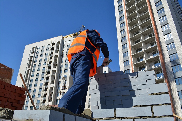 Лучшим каменщиком области стал Алексей Макаров