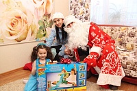 Антитела, перчатки и видеопоздравления: почем  в Тюмени заказ Деда Мороза на дом