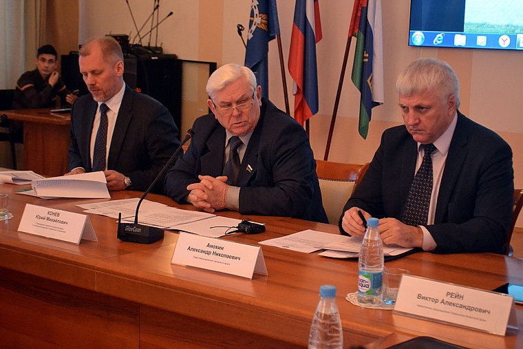 Депутаты облдумы предложили бесплатно давать землю специалистам на селе