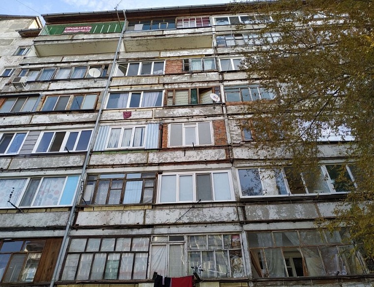 У «болгарской» высотки на Бабарынке провалился пол