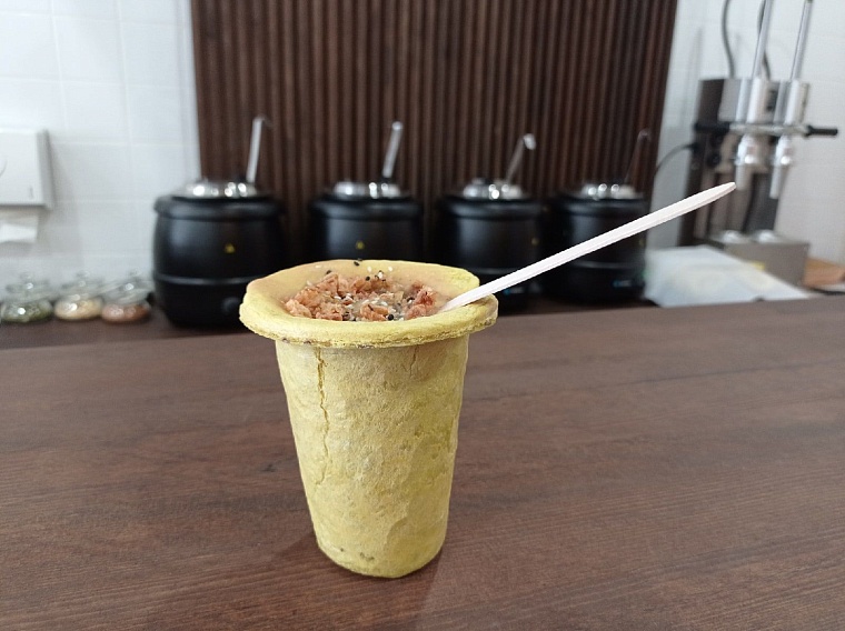 Ешь суп, закусывай стаканом. В Тюмени открылось кафе необычного формата