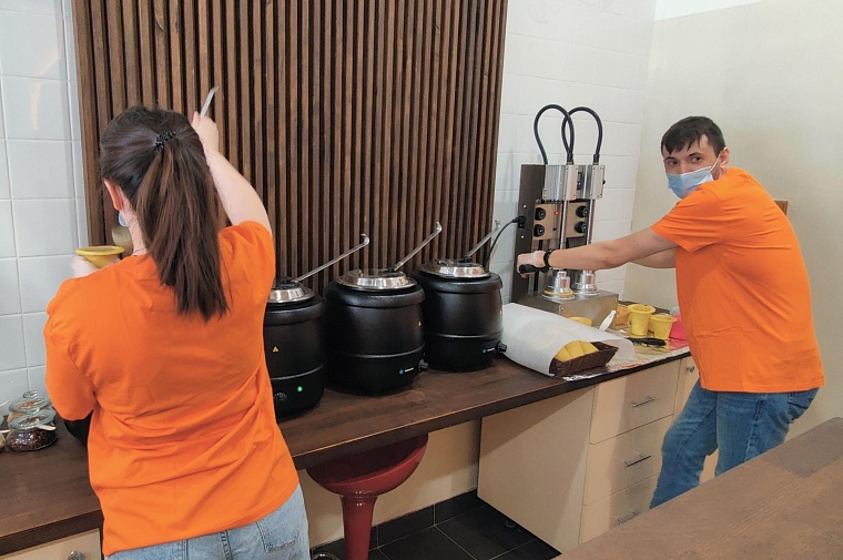 Ешь суп, закусывай стаканом. В Тюмени открылось кафе необычного формата