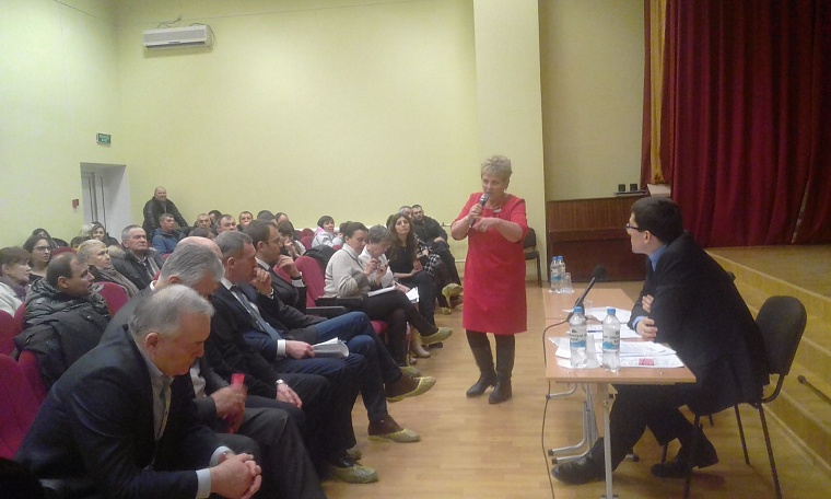 Фундамент накренившегося дома на Лесобазе укрепят тоннами цемента