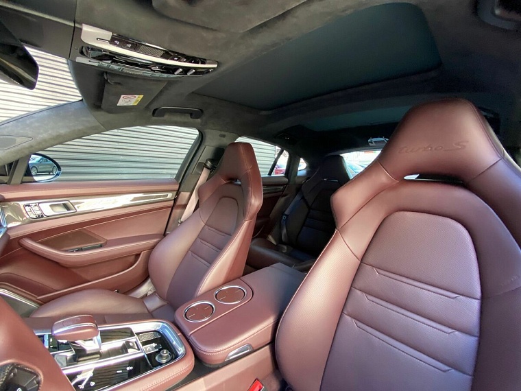 От Porsche до Lamborghini: топ-5 самых дорогих авто, которые продают в Тюмени