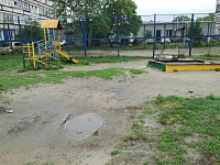 Тюменцы отстояли детскую площадку в своем дворе