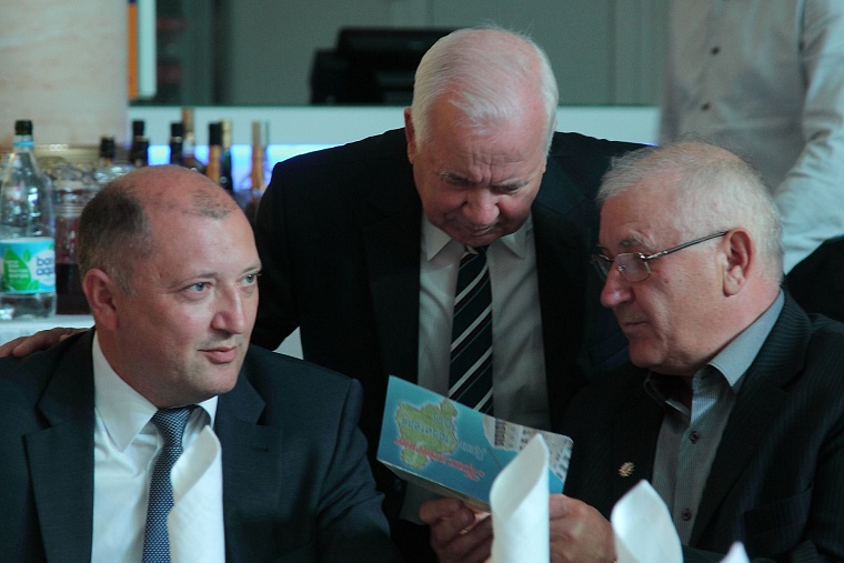 Глава региона поздравил строителей с профессиональным праздником