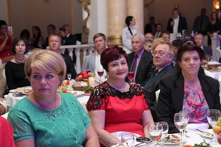 Глава региона поздравил строителей с профессиональным праздником