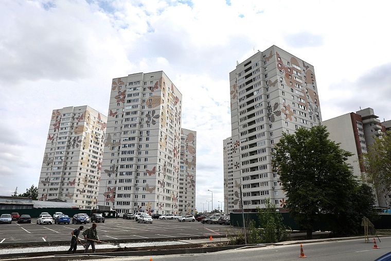 Городская разведка: бабочки и цветочки ЖК "Акварель"