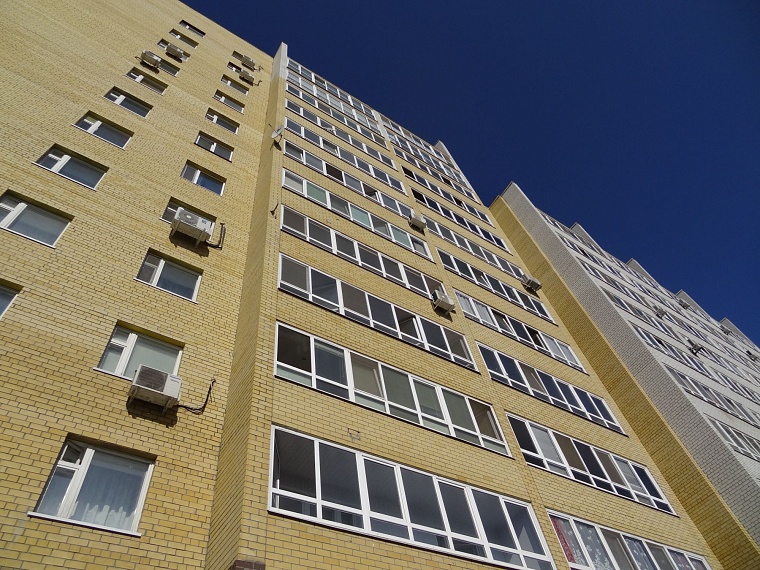 При перенасыщении первичного рынка в Тюменской области не хватает жилья