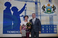 Александр Моор поздравил строителей с профессиональным праздником